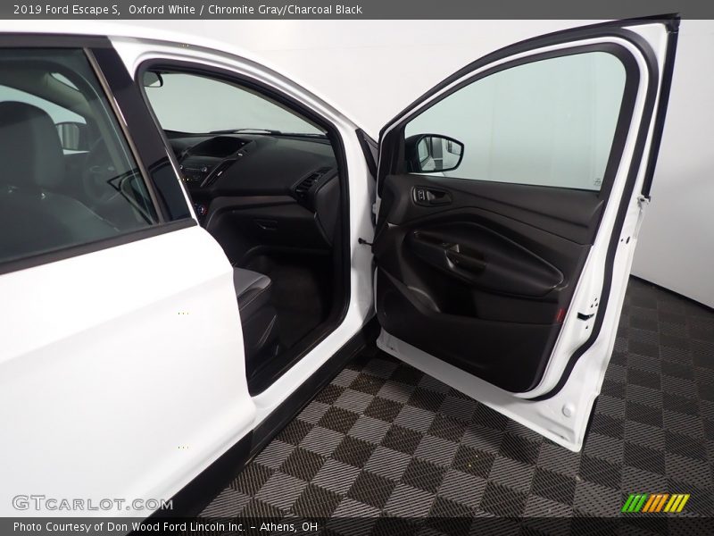 Oxford White / Chromite Gray/Charcoal Black 2019 Ford Escape S