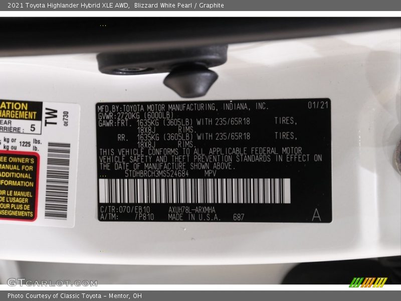 Blizzard White Pearl / Graphite 2021 Toyota Highlander Hybrid XLE AWD
