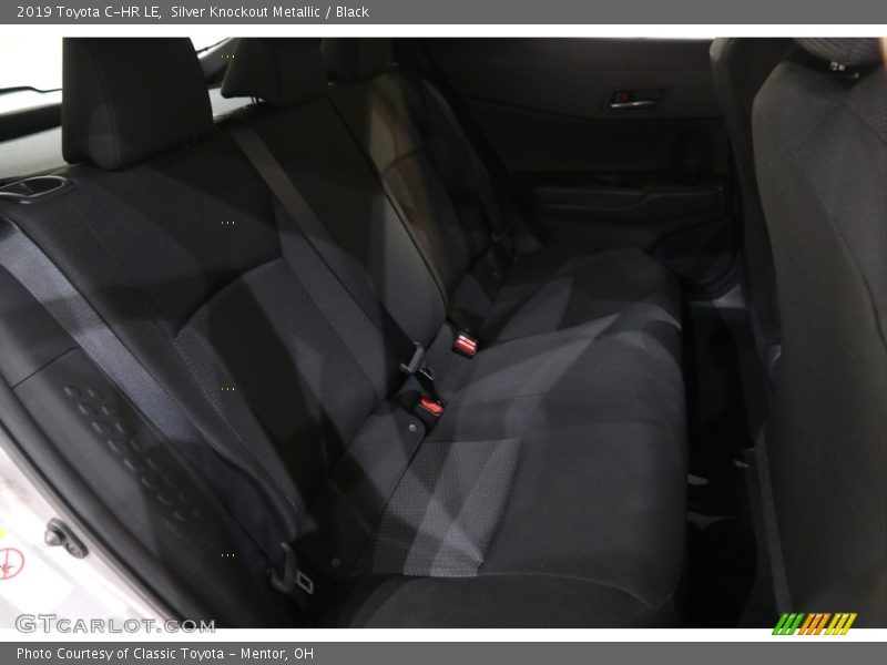 Silver Knockout Metallic / Black 2019 Toyota C-HR LE