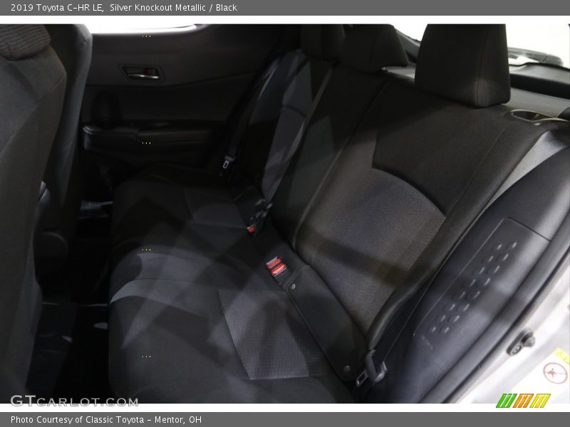 Silver Knockout Metallic / Black 2019 Toyota C-HR LE
