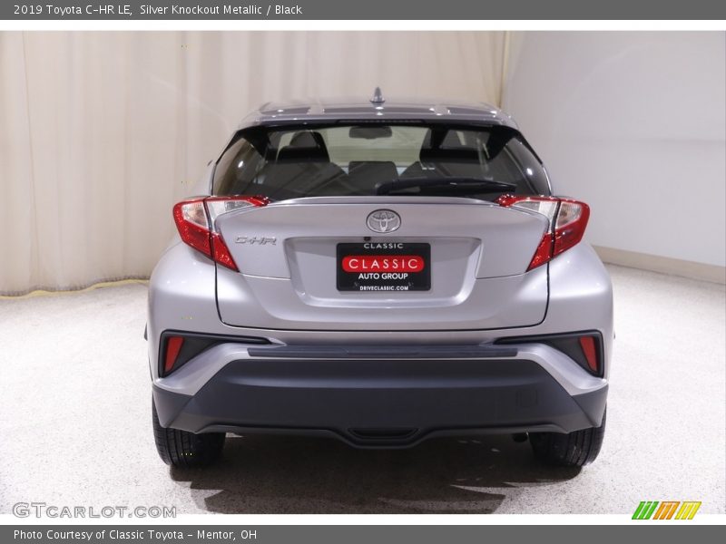 Silver Knockout Metallic / Black 2019 Toyota C-HR LE