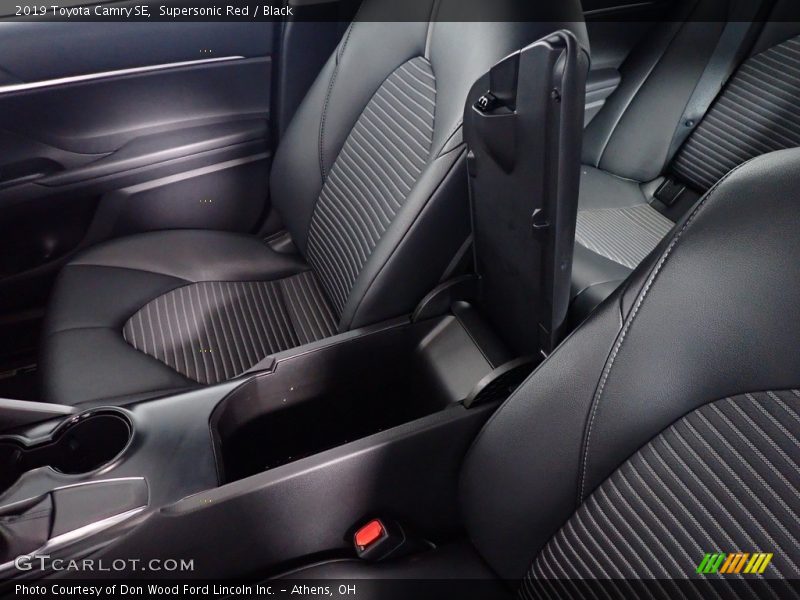 Supersonic Red / Black 2019 Toyota Camry SE