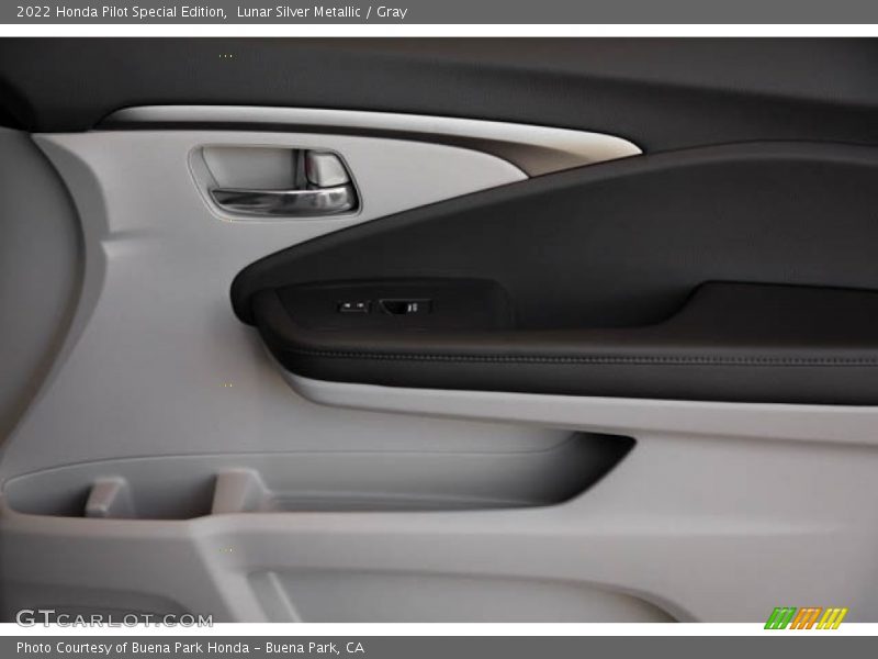 Lunar Silver Metallic / Gray 2022 Honda Pilot Special Edition