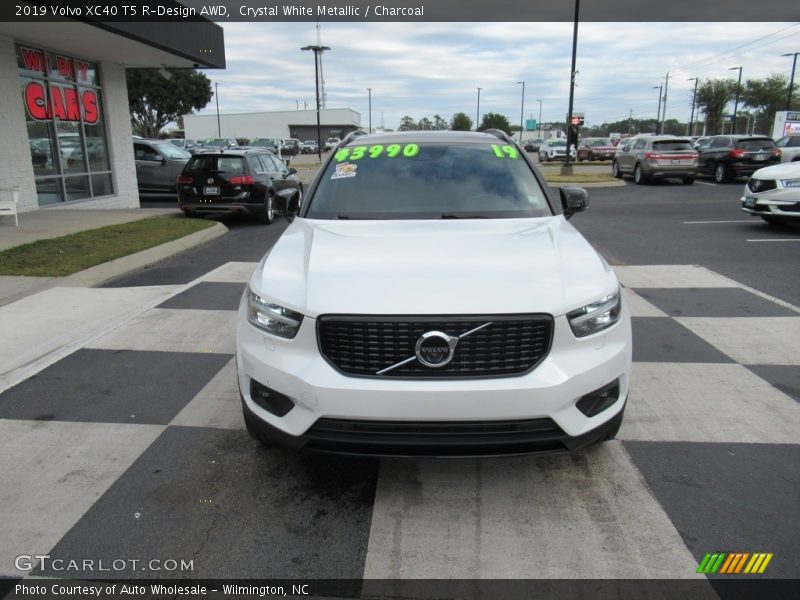 Crystal White Metallic / Charcoal 2019 Volvo XC40 T5 R-Design AWD