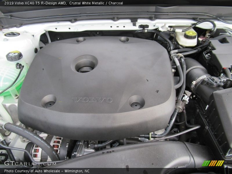  2019 XC40 T5 R-Design AWD Engine - 2.0 Liter Turbocharged DOHC 16-Valve VVT 4 Cylinder