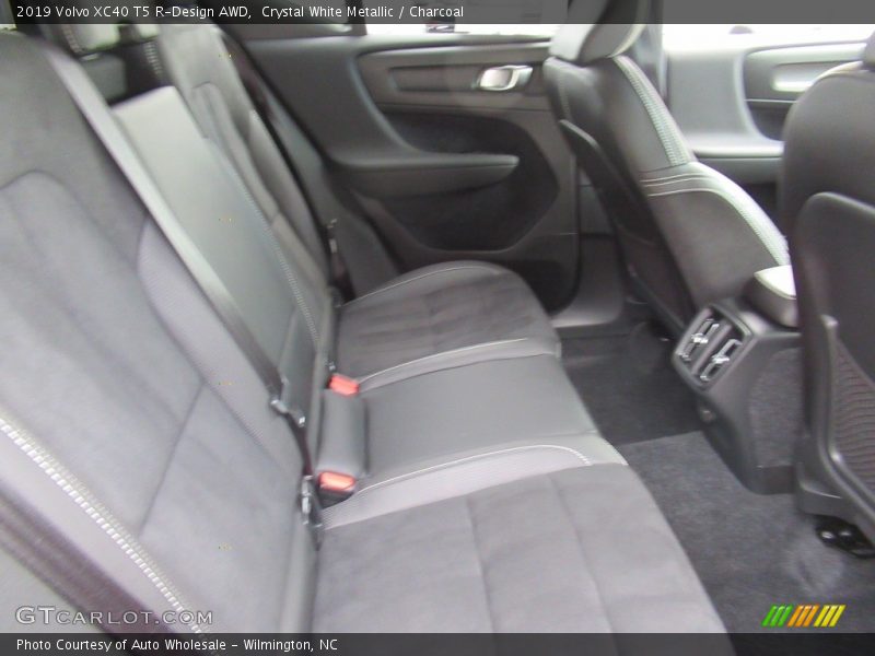 Crystal White Metallic / Charcoal 2019 Volvo XC40 T5 R-Design AWD