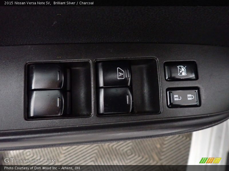 Brilliant Silver / Charcoal 2015 Nissan Versa Note SV