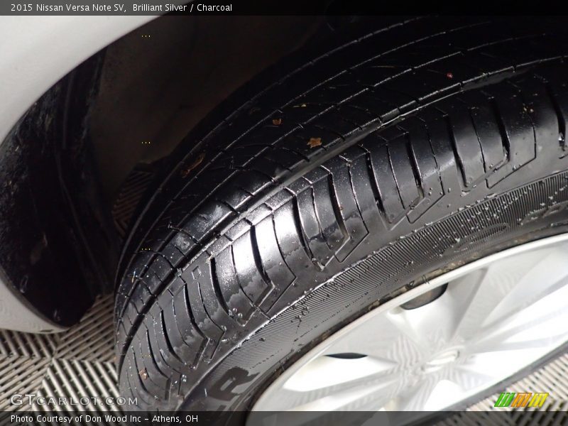 Brilliant Silver / Charcoal 2015 Nissan Versa Note SV