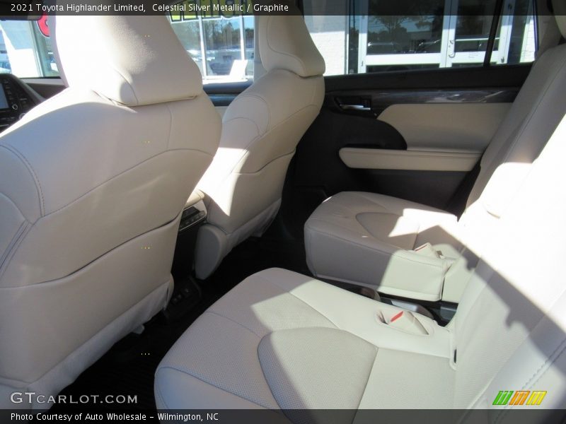 Celestial Silver Metallic / Graphite 2021 Toyota Highlander Limited