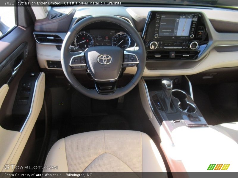 Celestial Silver Metallic / Graphite 2021 Toyota Highlander Limited