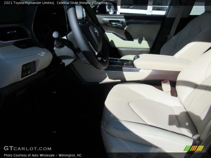 Celestial Silver Metallic / Graphite 2021 Toyota Highlander Limited