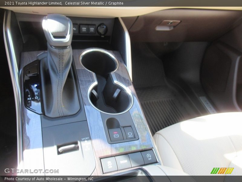 Celestial Silver Metallic / Graphite 2021 Toyota Highlander Limited
