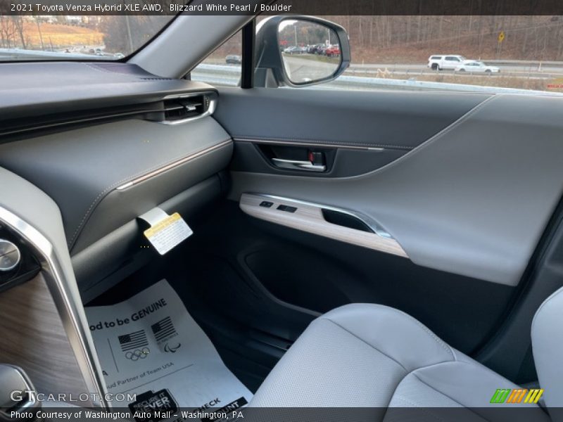 Blizzard White Pearl / Boulder 2021 Toyota Venza Hybrid XLE AWD