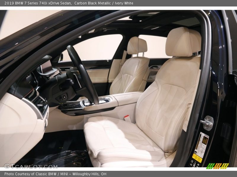 Carbon Black Metallic / Ivory White 2019 BMW 7 Series 740i xDrive Sedan