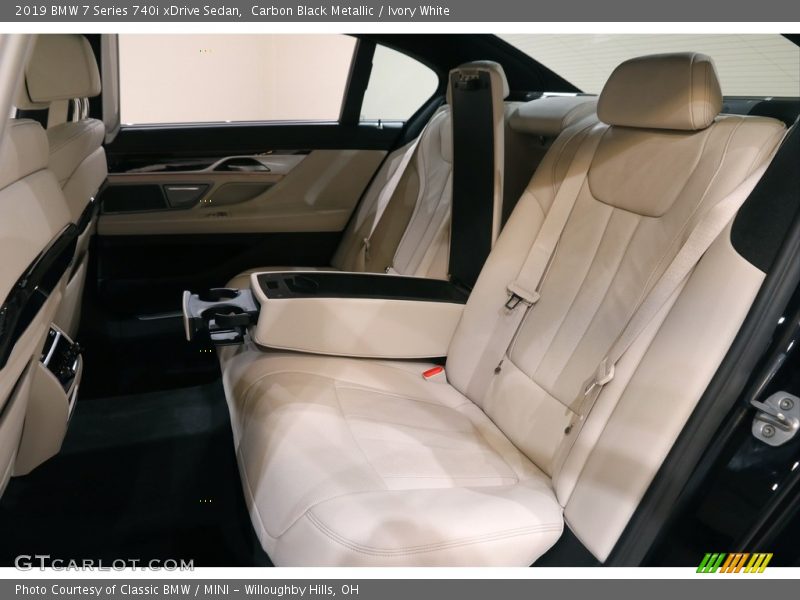 Carbon Black Metallic / Ivory White 2019 BMW 7 Series 740i xDrive Sedan