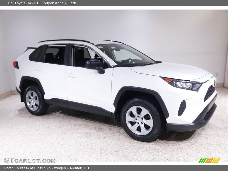 Super White / Black 2019 Toyota RAV4 LE