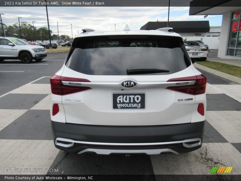 Snow White Pearl / Black 2021 Kia Seltos SX Turbo AWD