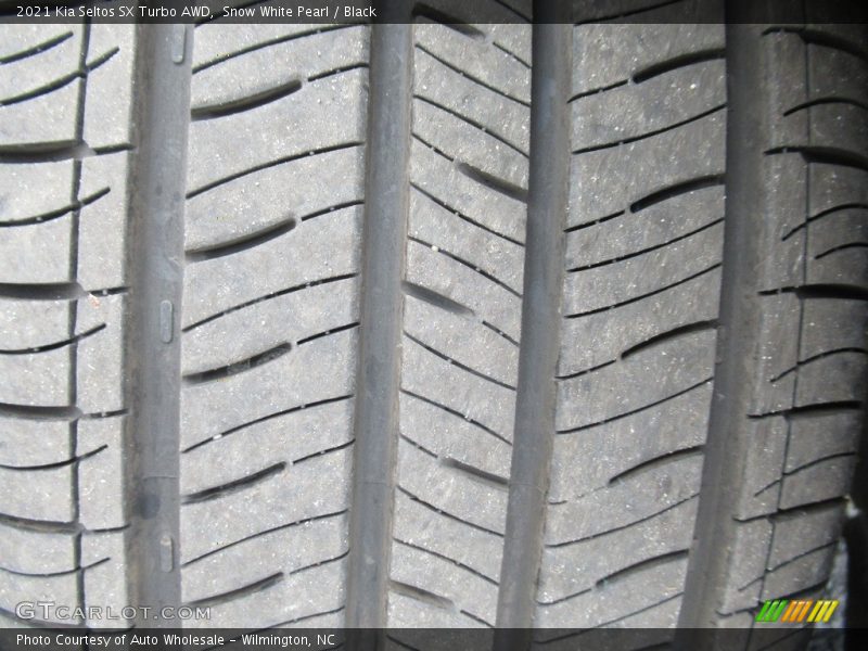 Snow White Pearl / Black 2021 Kia Seltos SX Turbo AWD