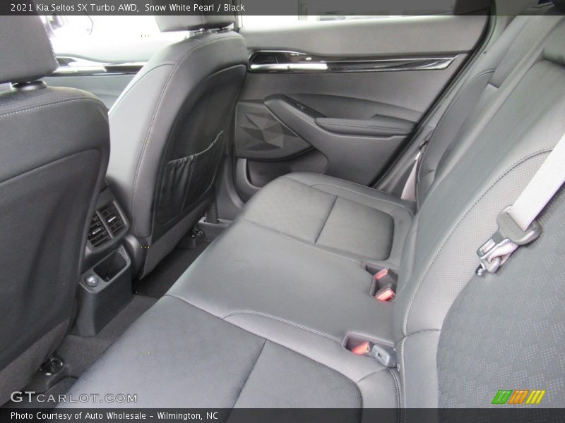 Snow White Pearl / Black 2021 Kia Seltos SX Turbo AWD