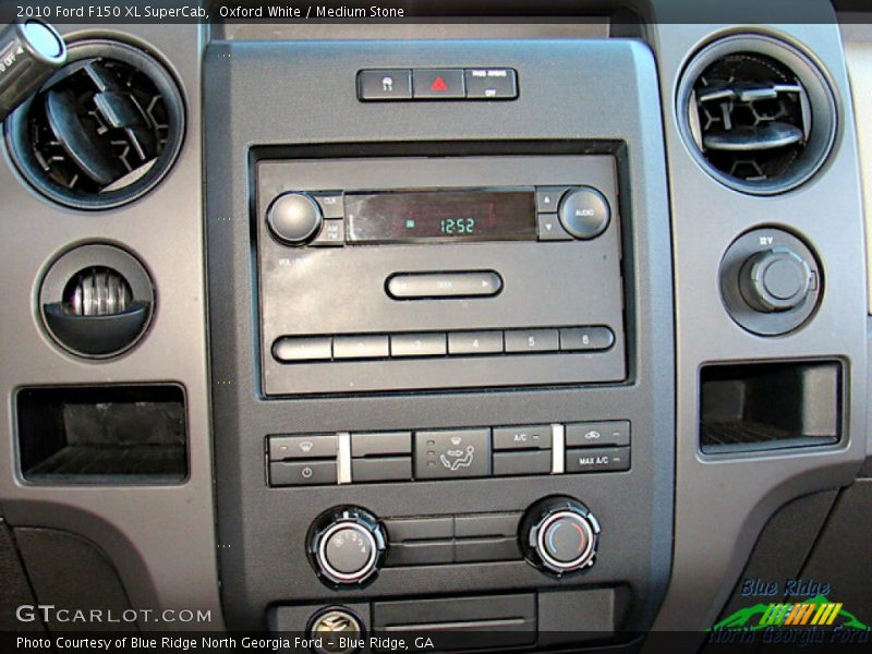 Oxford White / Medium Stone 2010 Ford F150 XL SuperCab
