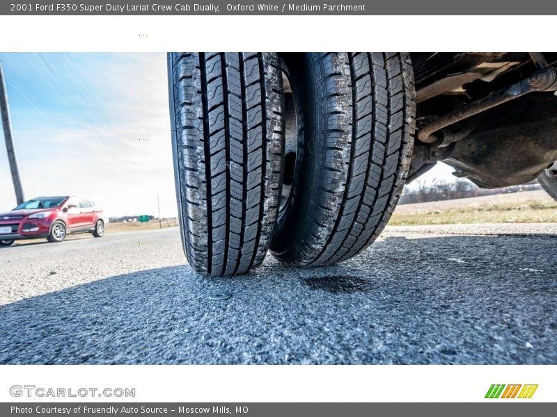 Oxford White / Medium Parchment 2001 Ford F350 Super Duty Lariat Crew Cab Dually