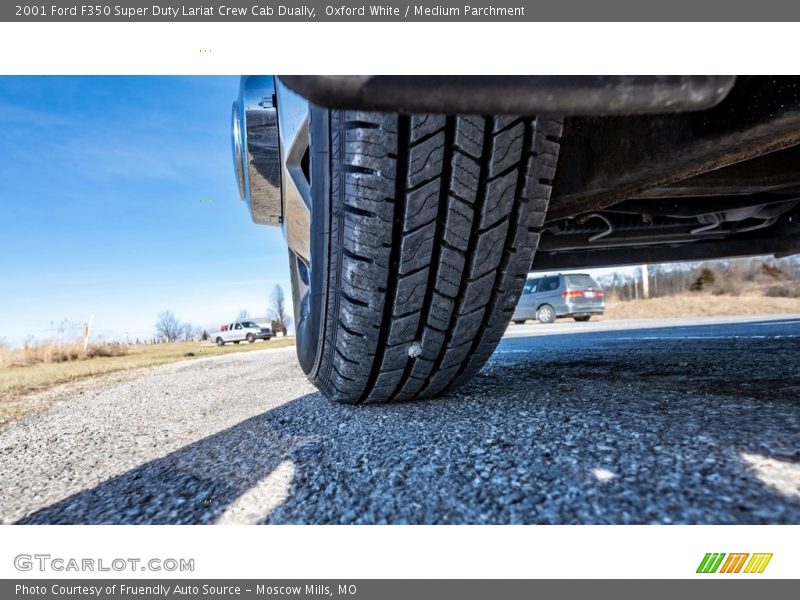 Oxford White / Medium Parchment 2001 Ford F350 Super Duty Lariat Crew Cab Dually