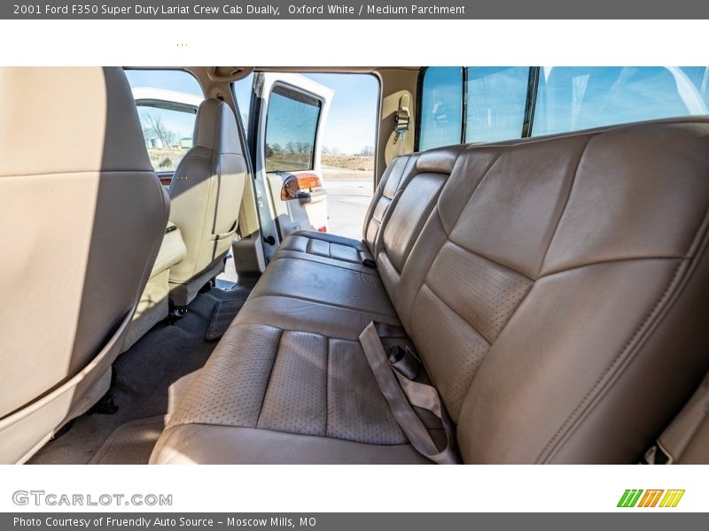 Oxford White / Medium Parchment 2001 Ford F350 Super Duty Lariat Crew Cab Dually