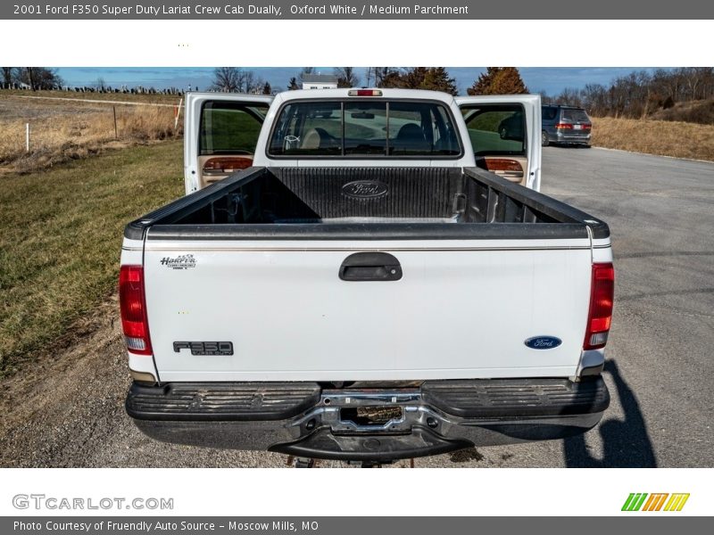 Oxford White / Medium Parchment 2001 Ford F350 Super Duty Lariat Crew Cab Dually