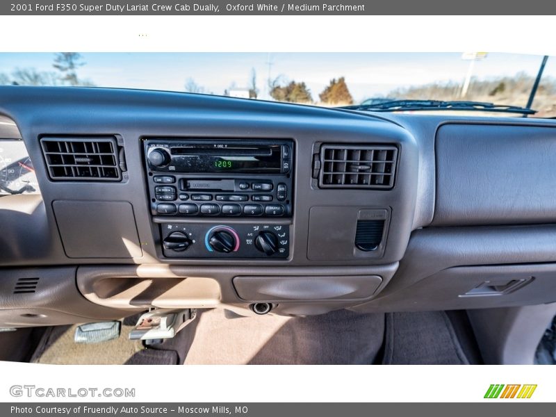Controls of 2001 F350 Super Duty Lariat Crew Cab Dually