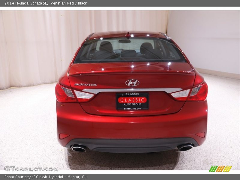 Venetian Red / Black 2014 Hyundai Sonata SE