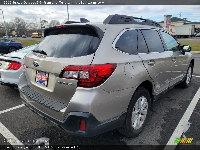 Tungsten Metallic / Warm Ivory 2019 Subaru Outback 2.5i Premium