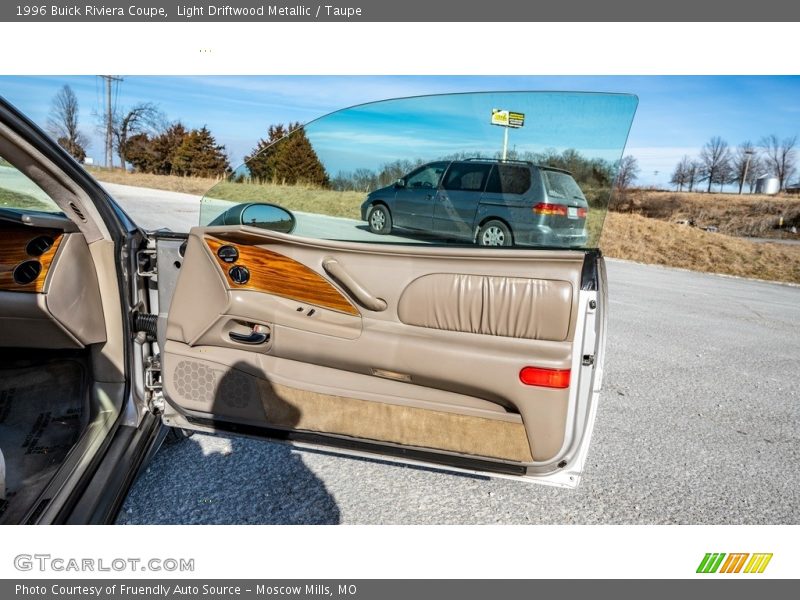 Light Driftwood Metallic / Taupe 1996 Buick Riviera Coupe