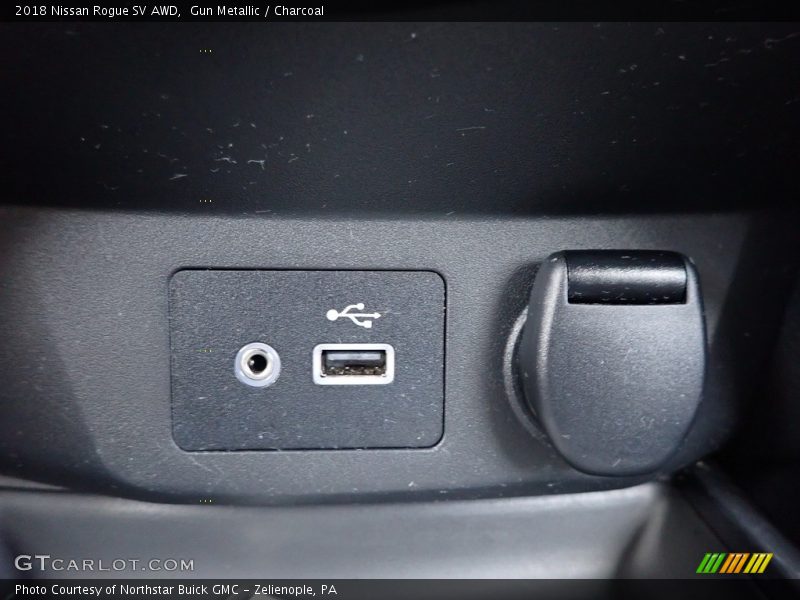 Gun Metallic / Charcoal 2018 Nissan Rogue SV AWD