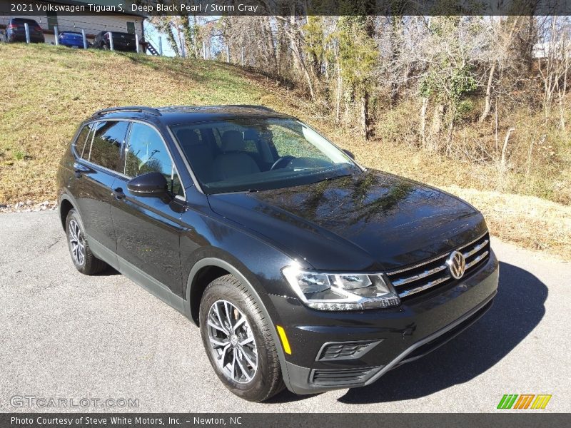 Deep Black Pearl / Storm Gray 2021 Volkswagen Tiguan S