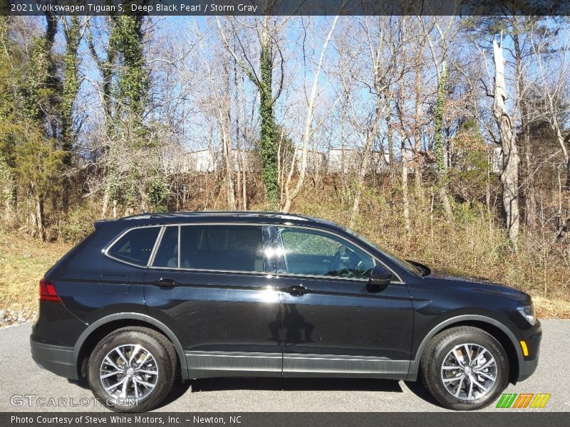 Deep Black Pearl / Storm Gray 2021 Volkswagen Tiguan S
