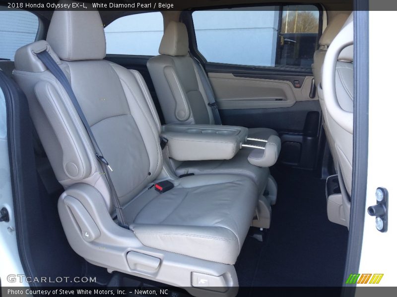 White Diamond Pearl / Beige 2018 Honda Odyssey EX-L