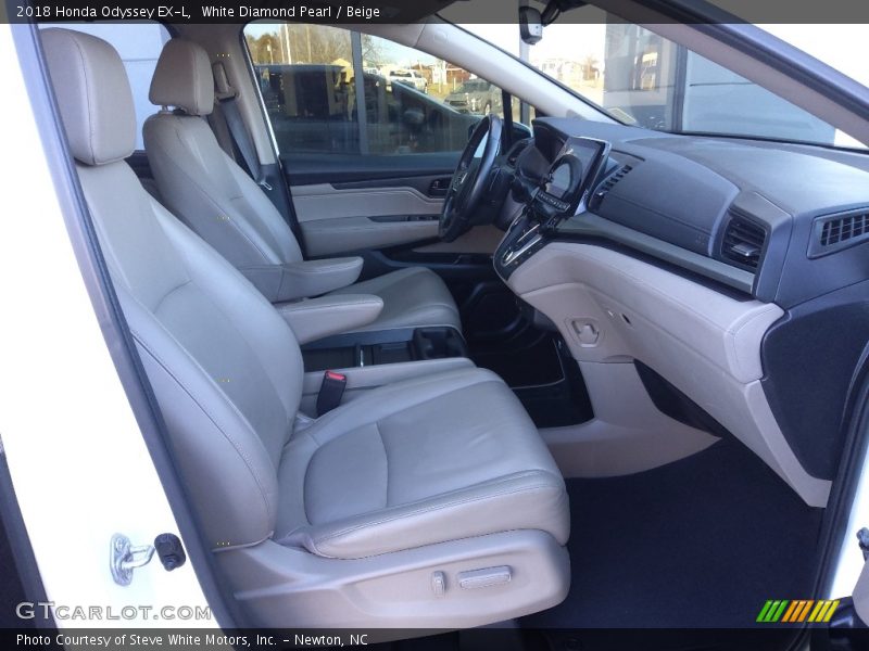 White Diamond Pearl / Beige 2018 Honda Odyssey EX-L