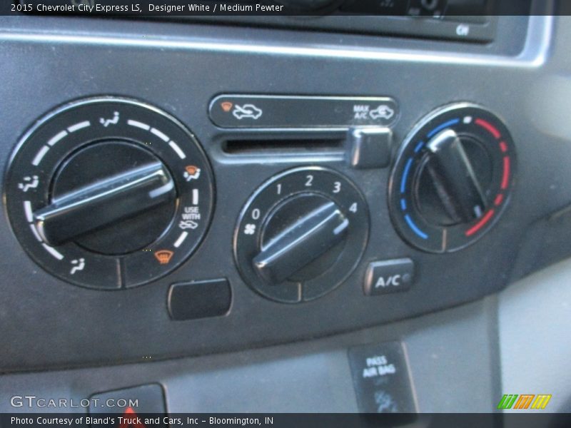 Designer White / Medium Pewter 2015 Chevrolet City Express LS