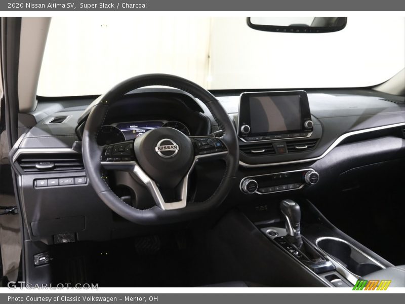 Super Black / Charcoal 2020 Nissan Altima SV