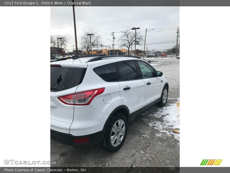 Oxford White / Charcoal Black 2013 Ford Escape S