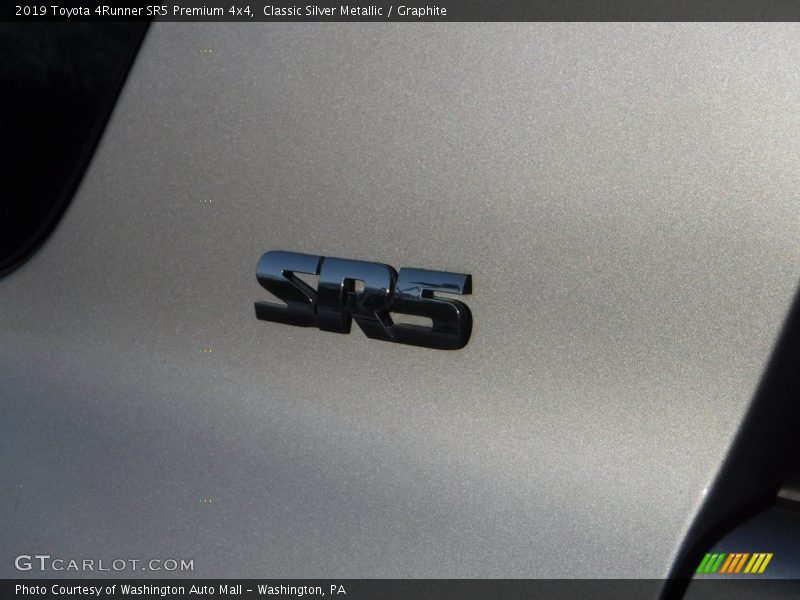 Classic Silver Metallic / Graphite 2019 Toyota 4Runner SR5 Premium 4x4