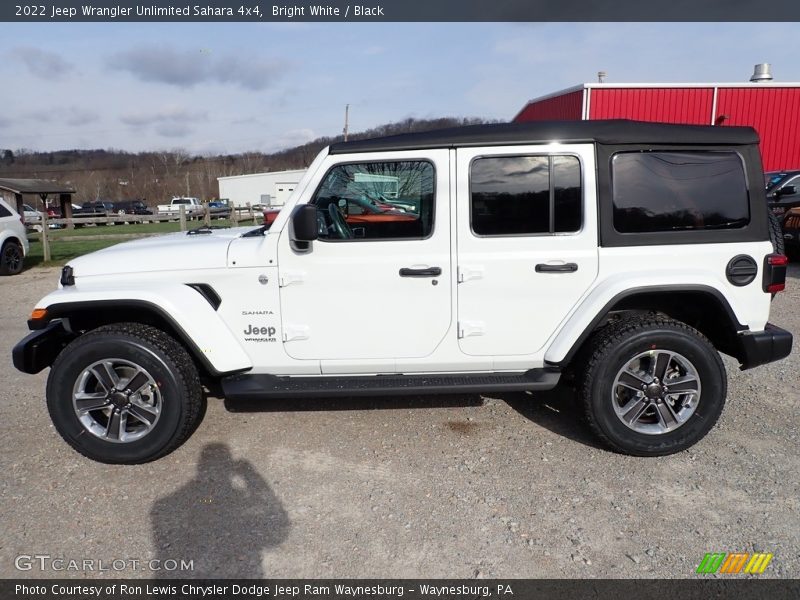 Bright White / Black 2022 Jeep Wrangler Unlimited Sahara 4x4