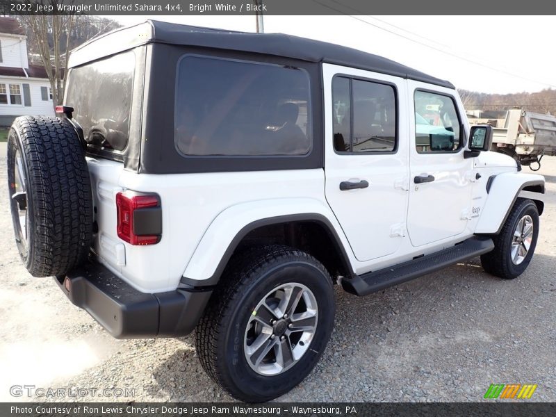 Bright White / Black 2022 Jeep Wrangler Unlimited Sahara 4x4