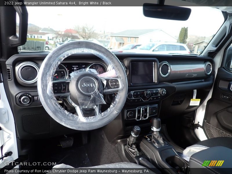 Bright White / Black 2022 Jeep Wrangler Unlimited Sahara 4x4