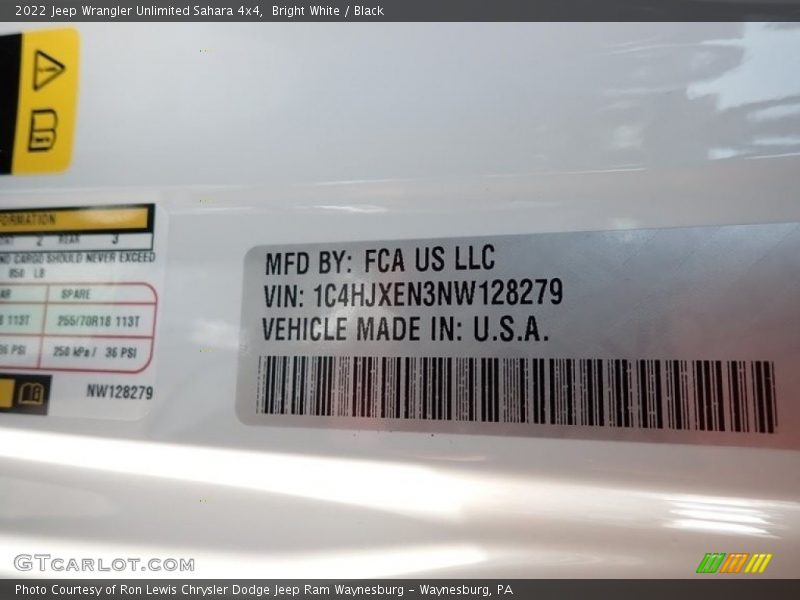 Bright White / Black 2022 Jeep Wrangler Unlimited Sahara 4x4