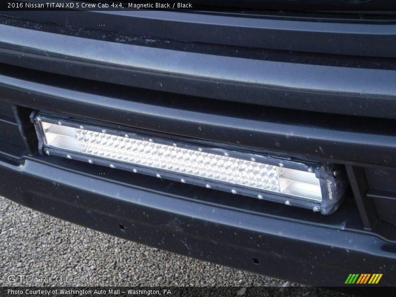 Magnetic Black / Black 2016 Nissan TITAN XD S Crew Cab 4x4