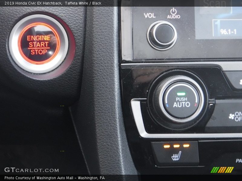 Taffeta White / Black 2019 Honda Civic EX Hatchback