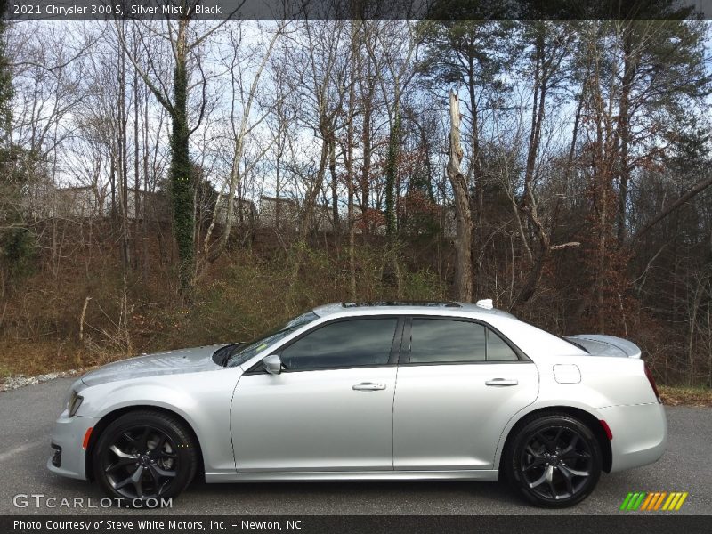 Silver Mist / Black 2021 Chrysler 300 S