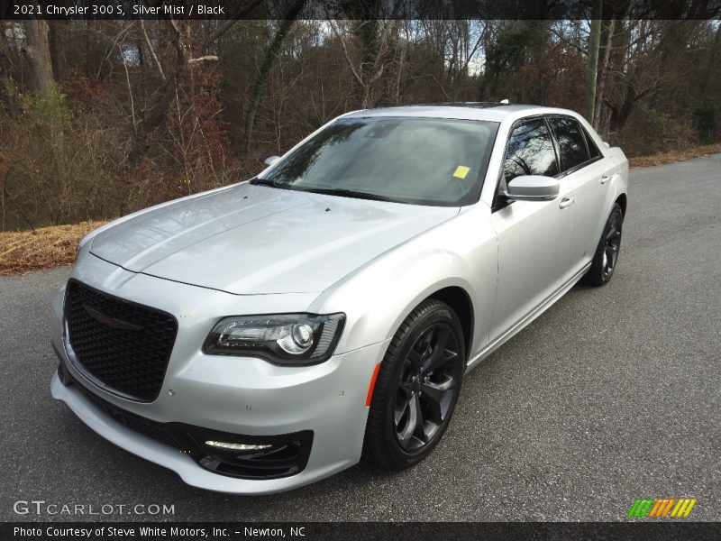 Silver Mist / Black 2021 Chrysler 300 S