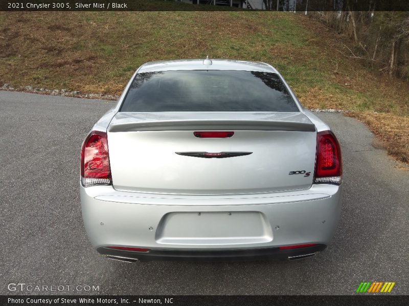Silver Mist / Black 2021 Chrysler 300 S